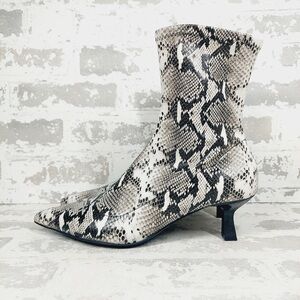 NEW Abound Erinn Snakeskin Faux Leather Pointed Toe Kitten Toe Ankle Boots i831